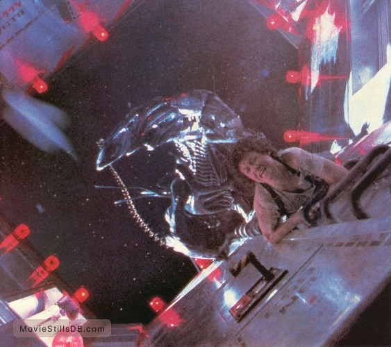 Aliens - Publicity still of Sigourney Weaver Aliens - Publicity still of Sigourney Weaver