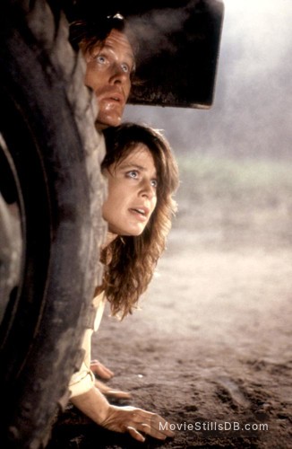 King Kong Lives - Publicity still of Brian Kerwin & Linda Hamilton