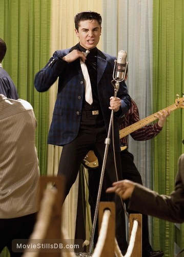 Hairspray Publicity Still Of Zac Efron   Hairspray Lg 