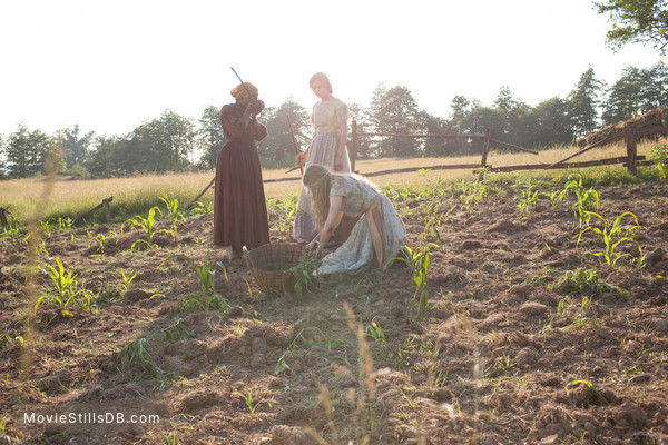 The Keeping Room - Publicity still of Brit Marling & Hailee Steinfeld