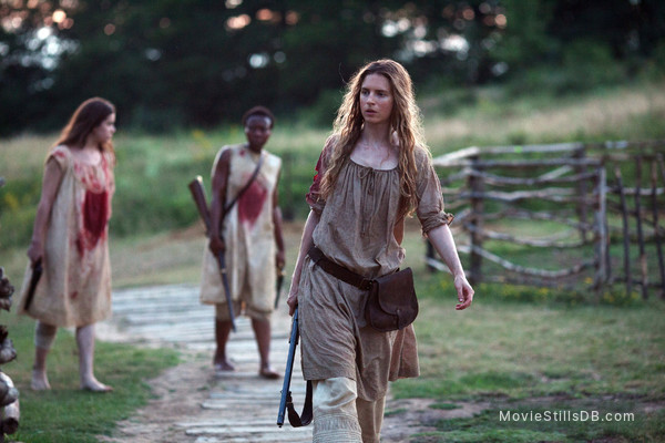 The Keeping Room Publicity Still Of Muna Otaru Hailee Steinfeld   The Keeping Room Lg 