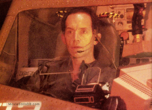 Aliens - Publicity still of Lance Henriksen Aliens - Publicity still of Lance Henriksen
