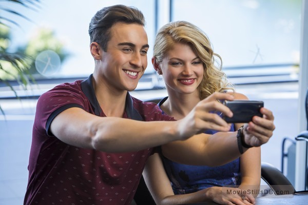 Mako Mermaids - Episode 3x15 publicity still of Allie Bertram