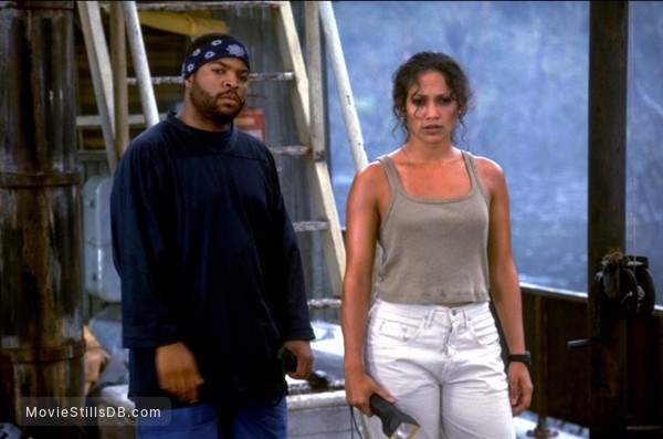 Anaconda - Publicity still of Jennifer Lopez & Ice Cube Anaconda - Publicity still of Jennifer Lopez & Ice Cube