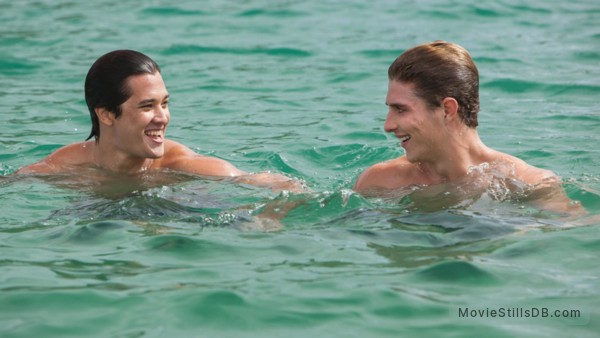 Mako Mermaids - Episode 2x03 publicity still of Chai Hansen & Alex