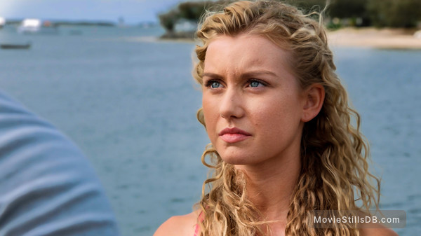 Mako Mermaids - Episode 3x02 publicity still of Isabel Durant