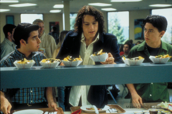 10 Things I Hate About You - Publicity still of Heath Ledger, David Krumholtz & Joseph Gordon-Levitt 10 Things I Hate About You - Publicity still of Heath Ledger, David Krumholtz & Joseph Gordon-Levitt