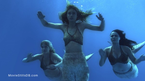 Mako Mermaids Photo: amy, erin, lucy & ivy in the moonpool