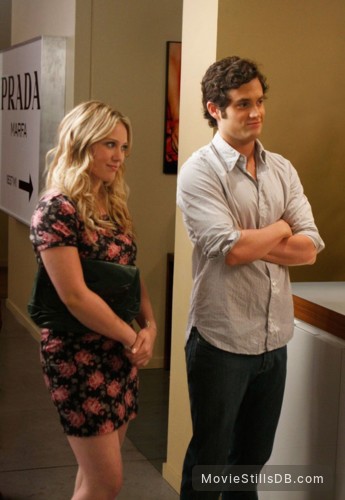 Gossip Girl Episode 3x06 Publicity Still Of Hilary Duff Penn Badgley