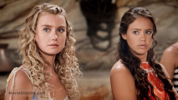 Mako Mermaids - Episode 3x02 publicity still of Isabel Durant