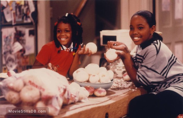 Family Matters - Episode 1x02 publicity still of Jaimee Foxworth & Kellie  Shanygne Williams