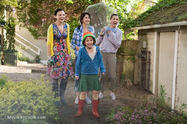 Ramona and Beezus - Publicity still of Bridget Moynahan, Ginnifer Goodwin, Selena Gomez & Joey King Ramona and Beezus - Publicity still of Bridget Moynahan, Ginnifer Goodwin, Selena Gomez & Joey King