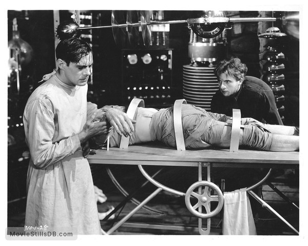 Frankenstein - Publicity still of Colin Clive & Dwight Frye Frankenstein - Publicity still of Colin Clive & Dwight Frye