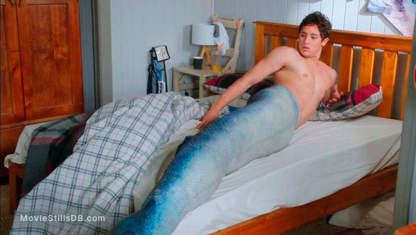 Mako Mermaids - Episode 2x03 publicity still of Chai Hansen & Alex