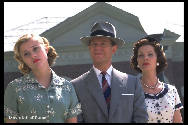 Pleasantville - Publicity Still Of Reese Witherspoon & Joan Allen