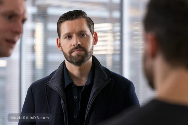 FBI: International - Episode 2x17 publicity still of Luke Kleintank