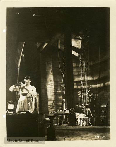 Frankenstein - Publicity still of Colin Clive Frankenstein - Publicity still of Colin Clive