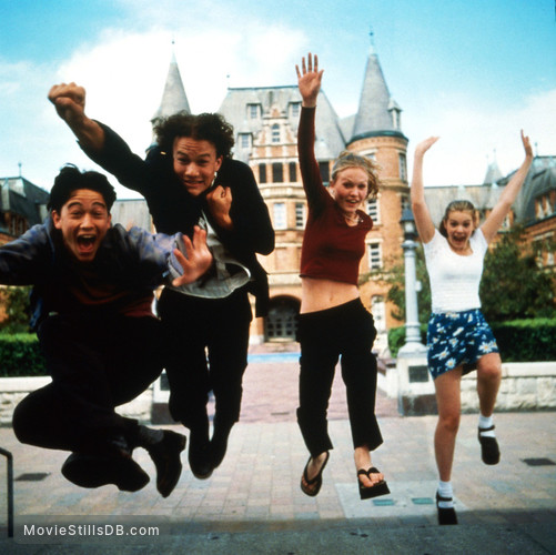 10 Things I Hate About You - Publicity still of Heath Ledger, Julia Stiles, Joseph Gordon-Levitt & Larisa Oleynik 10 Things I Hate About You - Publicity still of Heath Ledger, Julia Stiles, Joseph Gordon-Levitt & Larisa Oleynik