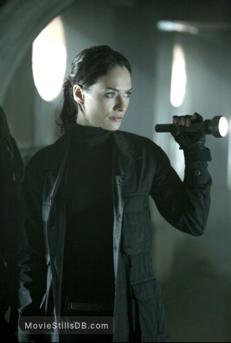 Terminator The Sarah Connor Chronicles Episode 1x08 Publicity Still Of Lena Headey