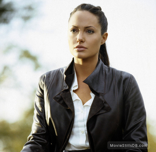 Lara Croft: Tomb Raider - Publicity still of Angelina Jolie