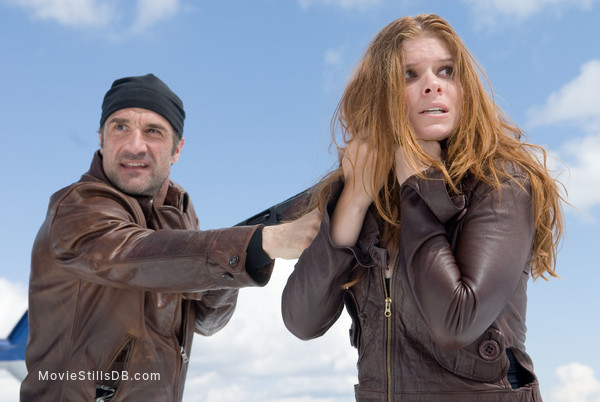 Shooter - Publicity still of Kate Mara & Elias Koteas Shooter - Publicity still of Kate Mara & Elias Koteas
