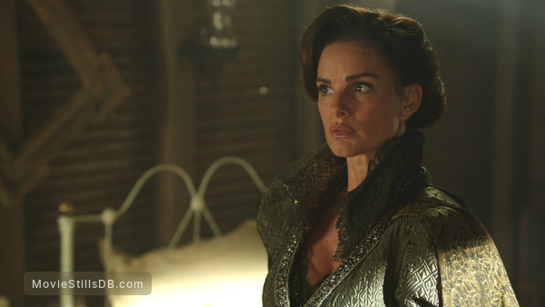 Once Upon A Time Episode 7x02 Publicity Still Of Gabrielle Anwar