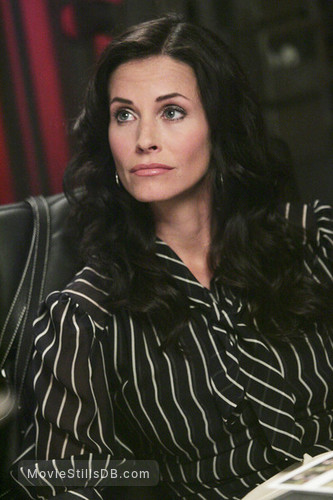 Dirt - Publicity still of Courteney Cox Dirt - Publicity still of Courteney Cox