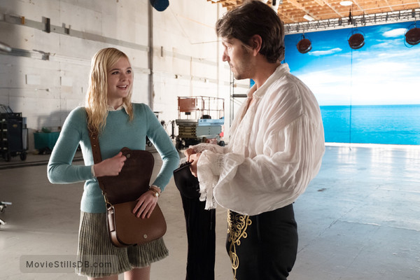 A Rainy Day in New York Publicity still of Diego Luna Elle Fanning