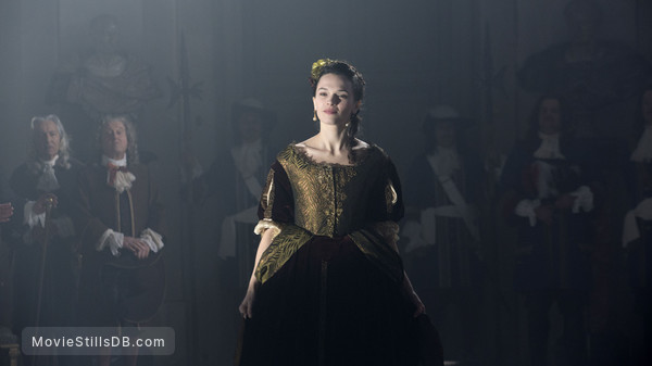 Versailles Episode 2x01 Publicity Still Of Anna Brewster
