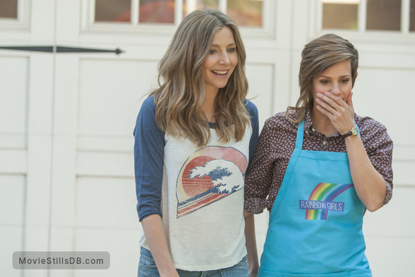 Mother's Day - Publicity still of Sarah Chalke & Cameron Esposito
