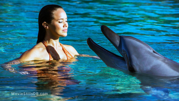 Mako Mermaids - Season 4 publicity still of Gemma Forsyth & Allie Bertram