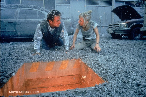 Volcano - Publicity still of Tommy Lee Jones & Anne Heche Volcano - Publicity still of Tommy Lee Jones & Anne Heche
