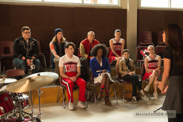 Glee - Episode 6x09 publicity still of Lea Michele & Matthew Morrison