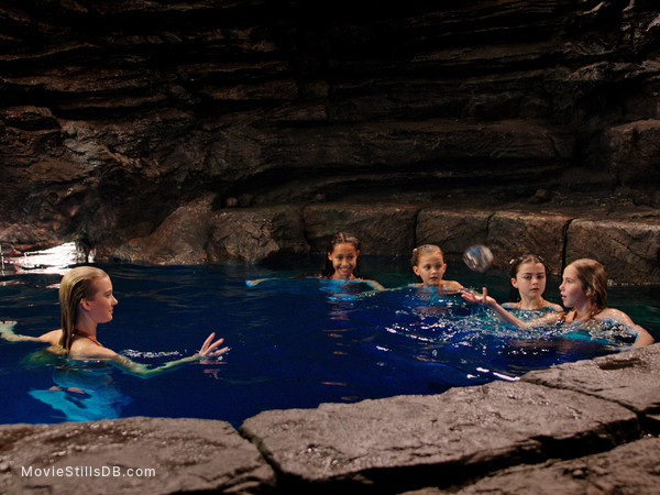 Mako Mermaids - Episode 3x02 publicity still of Isabel Durant