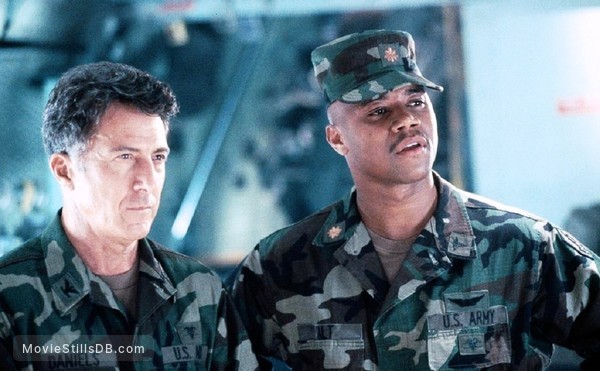 Outbreak - Publicity Still Of Dustin Hoffman & Cuba Gooding Jr.