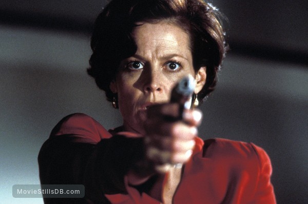 Sigourney Weaver Copycat Hanging