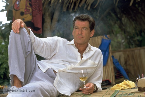 The Tailor of Panama - Publicity still of Pierce Brosnan