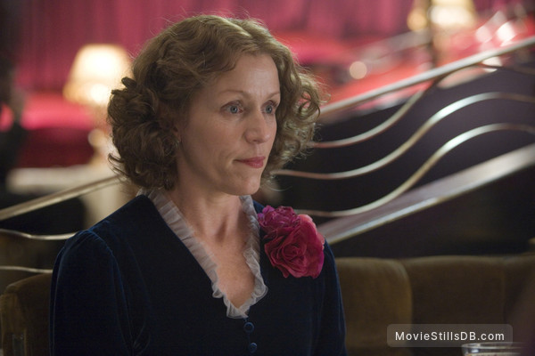 Miss Pettigrew Lives for a Day - Publicity still of Frances McDormand