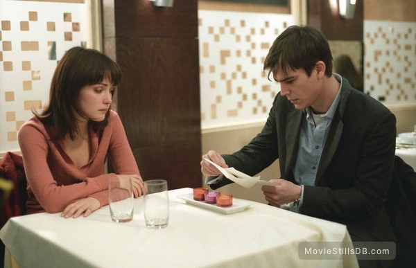 Wicker Park - Publicity still of Josh Hartnett & Rose Byrne