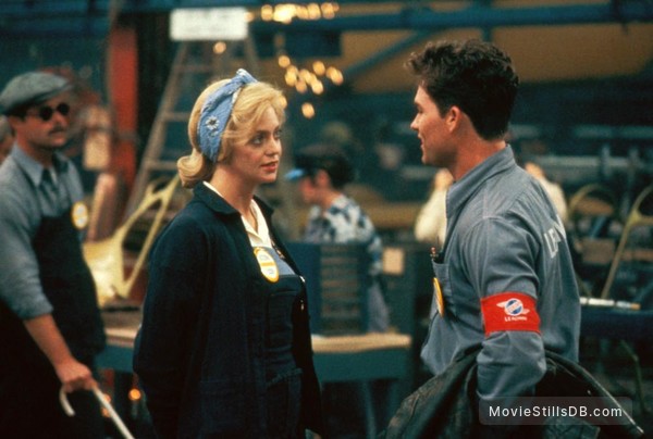 Swing Shift Publicity Still Of Kurt Russell Goldie Hawn