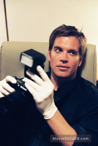 NCIS: Naval Criminal Investigative Service - Publicity still of Michael Weatherly NCIS: Naval Criminal Investigative Service - Publicity still of Michael Weatherly