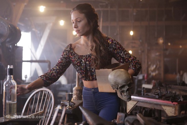 Wynonna Earp - Episode 1x06 publicity still of Dominique Provost-Chalkley