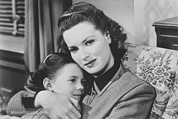 Miracle on 34th Street - Publicity still of Maureen O'Hara & Natalie Wood