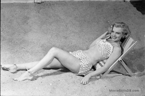 marilyn monroe love nest swimsuit