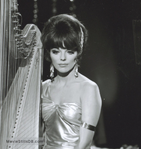 Batman - Episode 3x03 publicity still of Joan Collins