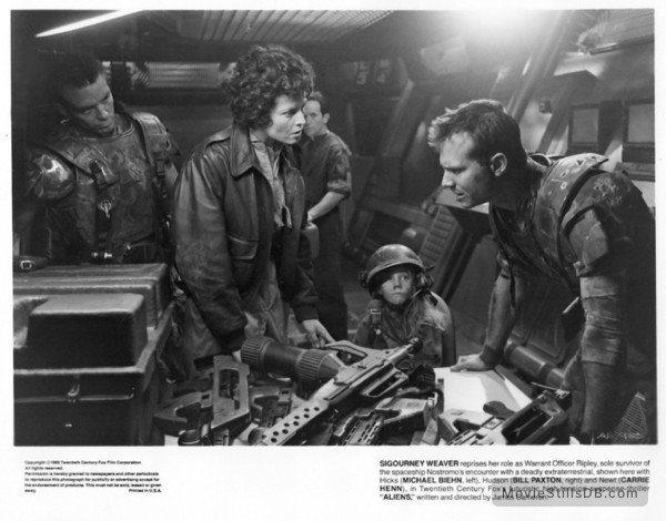 Aliens - Publicity still of Michael Biehn, Sigourney Weaver, Bill Paxton & Carrie Henn Aliens - Publicity still of Michael Biehn, Sigourney Weaver, Bill Paxton & Carrie Henn
