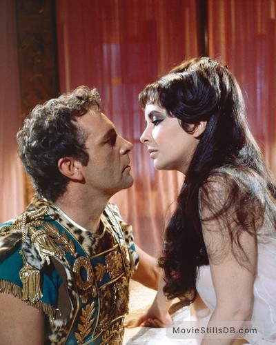 Cleopatra Publicity still of Elizabeth Taylor Richard Burton