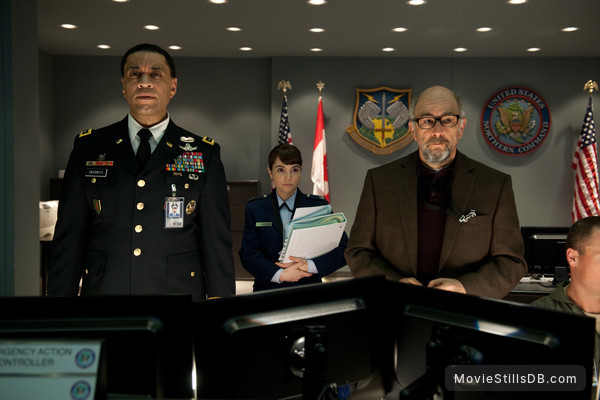 Man of Steel - Publicity still of Harry Lennix, Richard Schiff & Christina Wren Man of Steel - Publicity still of Harry Lennix, Richard Schiff & Christina Wren