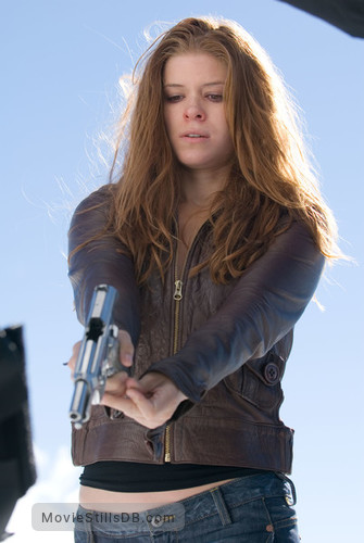 Shooter - Publicity still of Kate Mara Shooter - Publicity still of Kate Mara