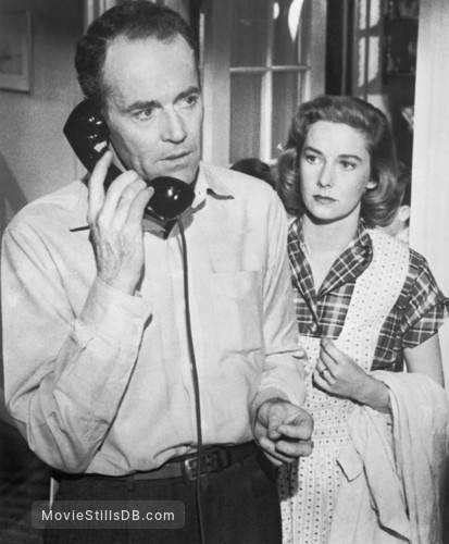 The Wrong Man - Publicity still of Henry Fonda & Vera Miles The Wrong Man - Publicity still of Henry Fonda & Vera Miles